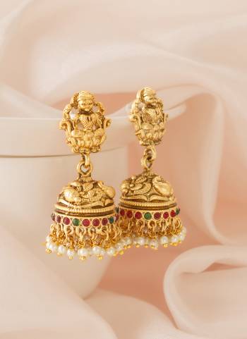 Grab These Beautifil Golden Colored Earring Jhumka.These Earring is Come Bross & Copper Material And Beautified With Artificial Stone Work.