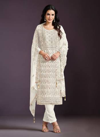 Garb These Designer Salwar Suit in Fine Colored Pair With Bottom And Dupatta.These Top Are Chinon And Dupatta Are Fabricated On Chinon Pair With Santoon Bottom.Its Beautified With Santoon Inner.Its Beautified With Heavy Designer Thread Embroidery Work.
