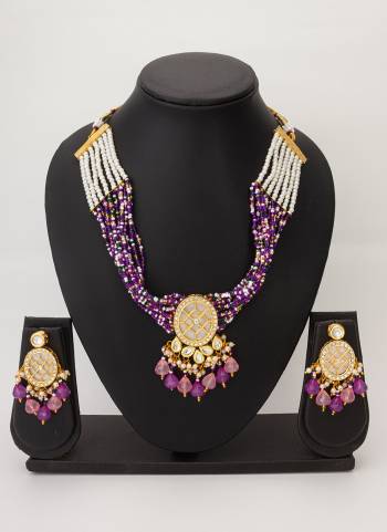 Attrective These Beautifil Colored Necklace.These Necklace is Come Brass Material And Beautified With Kundan Stone And Enamel Work.