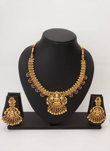Attrective These Beautifil Colored Necklace.These Necklace is Come Copper Material And Beautified With Temple Jewelry Work.