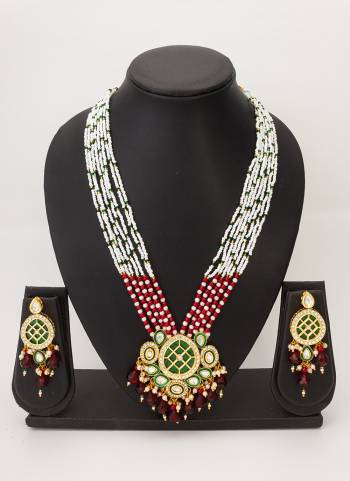 Attrective These Beautifil Colored Necklace.These Necklace is Come Brass Material And Beautified With Kundan Stone And Enamel Work.