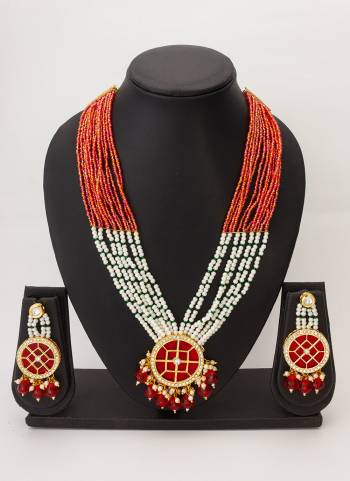 Attrective These Beautifil Colored Necklace.These Necklace is Come Brass Material And Beautified With Kundan Stone And Enamel Work.