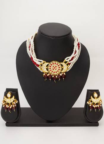 Attrective These Beautifil Colored Necklace.These Necklace is Come Brass Material And Beautified With Kundan Stone And Enamel Work.