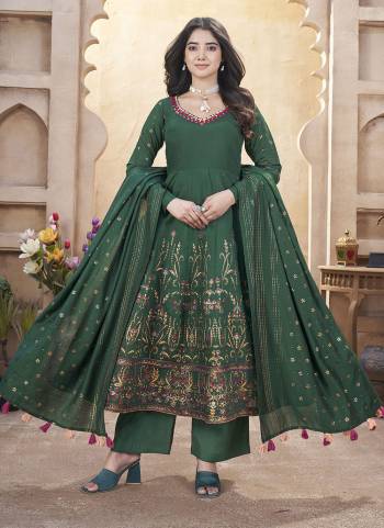 Attrective Looking These Beautiful Looking Readymad Plazzo Top Bottom With Dupatta.These Top And Bottom Dupatta is Fabricated On Roman Silk.Its Beautified With Designer Foil Printed With Mirror Embroidery Work .