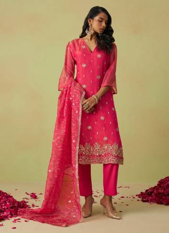 Attrective These Salwar Suit in Fine Colored Pair With Bottom And Dupatta.These Top And Dupatta Are Fabricated On Shimmer Organza Pair With Rayon Bottom.Its Beautified With Designer Sequance Embroidery,Hand Work.
