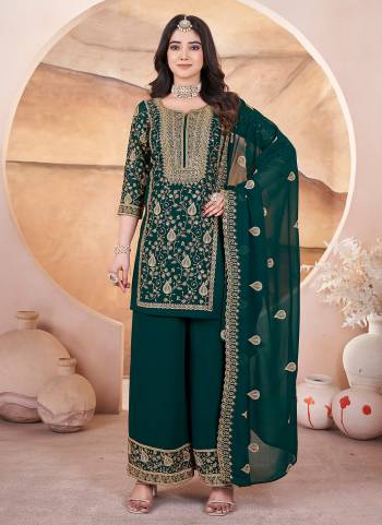 Attrective Looking These Beautiful Looking Readymad Plazzo Top Bottom With Dupatta.These Top And Bottom Dupatta is Fabricated On Georgette.Its Beautified With Designer Sequance,Jari Embroidery Work .