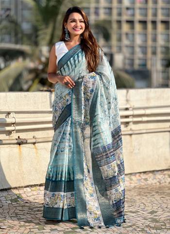 Attrective These Party Wear Saree in Fine Colored.These Saree And Blouse is Fabricated On Chanderi Crush.Its Beautified With Weaving Jari Designer With Printed.