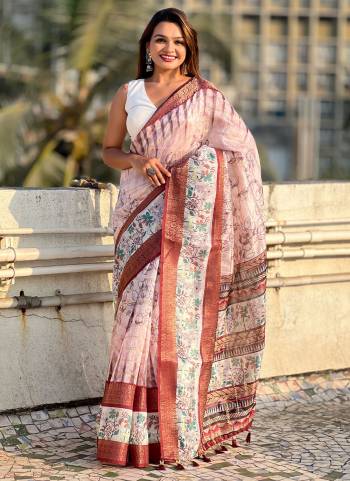 Attrective These Party Wear Saree in Fine Colored.These Saree And Blouse is Fabricated On Chanderi Crush.Its Beautified With Weaving Jari Designer With Printed.