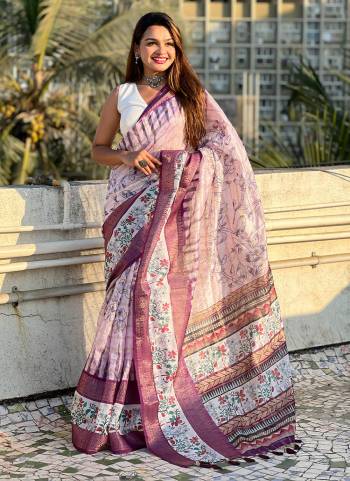 Attrective These Party Wear Saree in Fine Colored.These Saree And Blouse is Fabricated On Chanderi Crush.Its Beautified With Weaving Jari Designer With Printed.