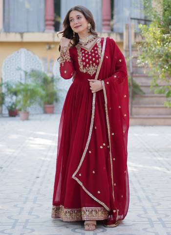 Garb These Beautiful Looking Party Wear Readymade Long Gown With Dupatta.These Gown And Dupatta is Fabricated On Faux Georgette.Its Beautified With Designer Sequance Embroidery Work.