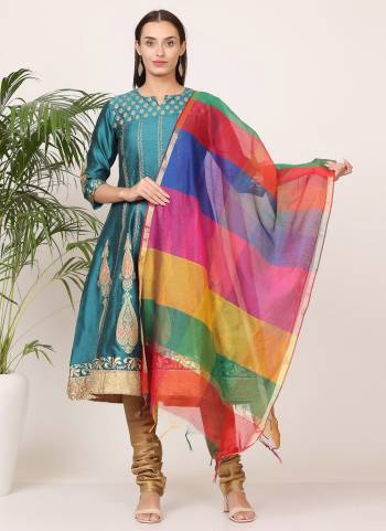 Looking These Suit in Fine Colored Pair With Bottom And Dupatta.These Top And Bottom Are Fabricated On Silk Pair With Chanderi Dupatta.Its Beautified With Designer Block Printed .