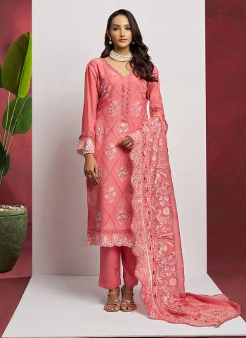 Grab These Suit in Fine Colored Pair With Bottom.These Top Are Organza And Dupatta Are Fabricated On Organza Pair With Rayon Bottom.Its Beautified With Heavy Designer Multy Thread Embroidery Work.