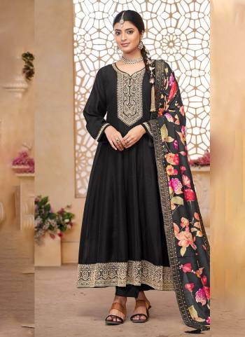 Looking These Designer Anarkali Suit in Fine Colored Pair With Bottom And Dupatta.These Top Are Vichitra Silk And Dupatta Are Fabricated On Dola Silk Pair With Santoon Bottom.Its Beautified With Santoon Inner.Its Beautified With Heavy Designer Embroidery Work With Printed Dupatta.