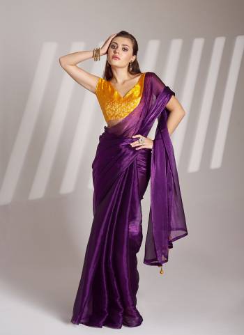 Attrctive These Fancy Party Wear Saree in Fine Colored.These Saree Are Burberry Organza And Blouse is Fabricated On Art Silk Pair.Its Beautified With Fancy Solid Disigner.