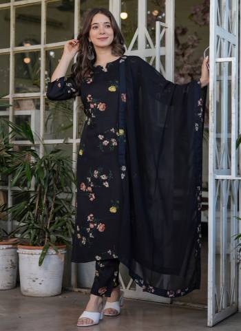 Garb These Suit in Fine Colored Pair With Bottom And Dupatta.These Top And Bottom Are Fabricated On Silk Blend Pair With Nazmin Dupatta.Its Beautified With Designer Printed.