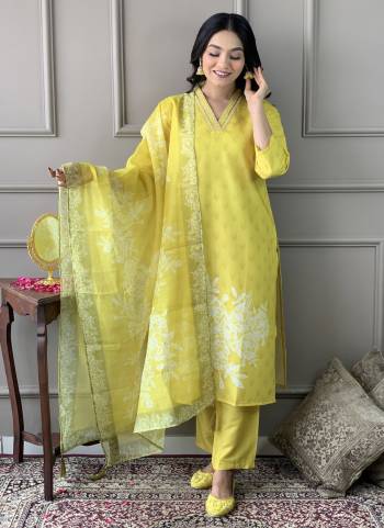 Garb These Suit in Fine Colored Pair With Bottom And Dupatta.These Top Are Muslin And Bottom Are Fabricated On Viscose Rayon Pair With Chanderi Cotton Dupatta.Its Beautified With Designer Printed.