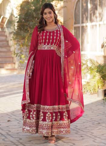 Looking These Beautiful Looking Party Wear Readymade Long Gown With Dupatta.These Gown And Dupatta is Fabricated On Faux Georgette.Its Beautified With Designer Jai,Sequance Embroidery Work.