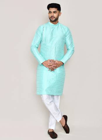 For A festive Wear,Grab These Readymade Kurta Fit Pant in Fine Colored.These Kurta is Fabricated On Jacquard Silk And Art Silk Bottom With Wevon Jacquard Designer.Buy Now.