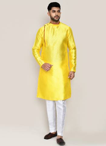 For A festive Wear,Grab These Readymade Kurta Fit Pant in Fine Colored.These Kurta is Fabricated On Jacquard Silk And Art Silk Bottom With Wevon Jacquard Designer.Buy Now.