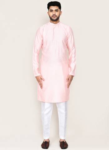 For A festive Wear,Grab These Readymade Kurta Fit Pant in Fine Colored.These Kurta is Fabricated On Jacquard Silk And Art Silk Bottom With Wevon Jacquard Designer.Buy Now.