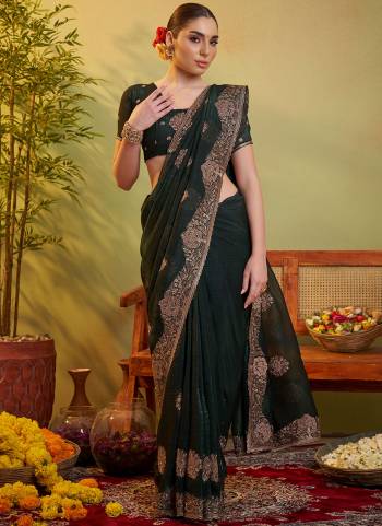 Attrctive These Fancy Party Wear Saree in Fine Colored.These Saree Are Crunchy Chiffon And Blouse is Fabricated On Art Silk Pair.Its Beautified With Fancy Disigner Embroidery Work.