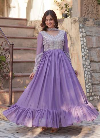 Attrective Looking These Beautiful Looking Readymade Long Gown With Dupatta.These Gown And Dupatta is Fabricated On Star Georgette.Its Beautified With Designer Beads Sequance Embroidery Work.