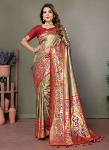 Looking These Festive Wear Saree in Fine Colored.These Saree And Blouse is Fabricated On Banarasi Tissue Silk.Its Beautified With Wevon Paithani Designer.