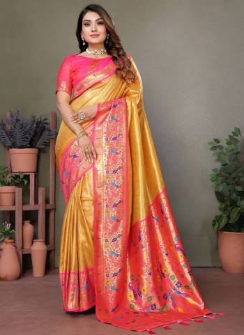 Looking These Festive Wear Saree in Fine Colored.These Saree And Blouse is Fabricated On Banarasi Tissue Silk.Its Beautified With Wevon Paithani Designer.