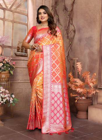 Garb These Festive Wear Saree in Fine Colored.These Saree And Blouse is Fabricated On Kochi Silk.Its Beautified With Wevon Jari Checks Designer.