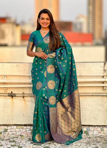 Looking These Traditioal Saree in Fine Colored.These Saree And Blouse is Fabricated On Moonga Silk.Its Beautified With Weaving Dual Jari Peacock Designer.
