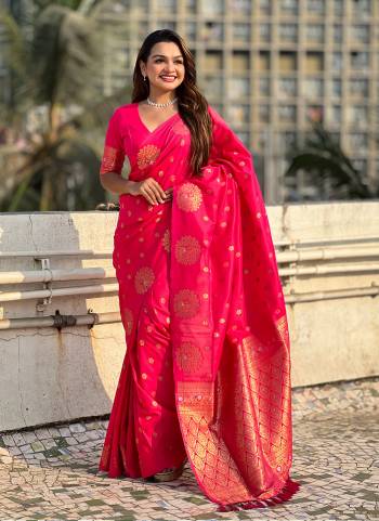 Looking These Traditioal Saree in Fine Colored.These Saree And Blouse is Fabricated On Moonga Silk.Its Beautified With Weaving Dual Jari Peacock Designer.