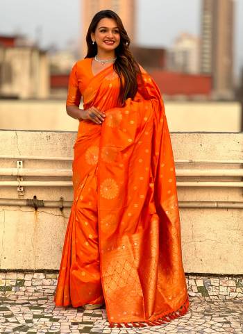 Looking These Traditioal Saree in Fine Colored.These Saree And Blouse is Fabricated On Moonga Silk.Its Beautified With Weaving Dual Jari Peacock Designer.