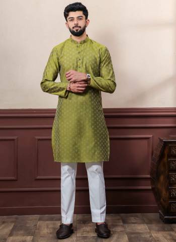 For A festive And Party Wear,Looking These Readymade Kurta With Payjama in Fine Colored.These Kurta is Fabricated On Cotton And Cotton Bottom With Wevon Dobby Designer.Buy Now.