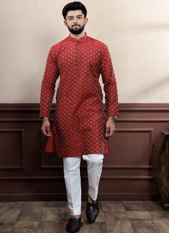 For A festive And Party Wear,Looking These Readymade Kurta With Payjama in Fine Colored.These Kurta is Fabricated On Cotton And Cotton Bottom With Wevon Dobby Designer.Buy Now.