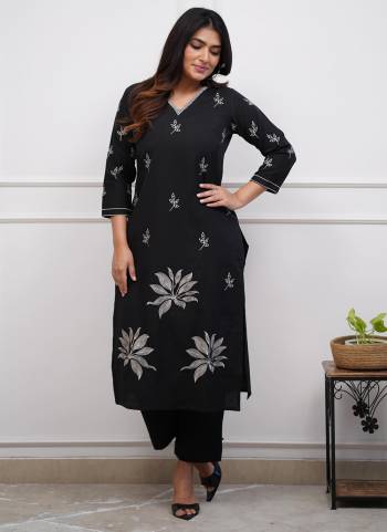 Looking These Beautiful Party Wear Designer Readymade Top With Bottom.These Top And Bottom Are Viscose Fabricated.Its Beautified With Designer Embroidery Work.