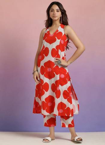 Looking These Beautiful Party Wear Designer Readymade Top With Bottom.These Top And Bottom Are Cotton Blend Fabricated.Its Beautified With Designer Printed.