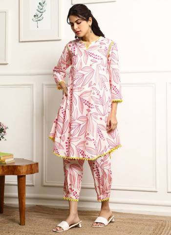 Looking These Beautiful Party Wear Designer Readymade Top With Bottom.These Top And Bottom Are Cotton Blend Fabricated.Its Beautified With Designer Printed.