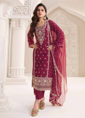 Looking These Designer Suit in Fine Colored Pair With Bottom And Dupatta.These Top Are Chiffon And Dupatta Are Fabricated On Chiffon Pair With Santoon Bottom.Its Beautified With Santoon Inner.Its Beautified With Heavy Designer Embroidery Work.