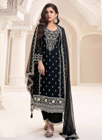 Looking These Designer Suit in Fine Colored Pair With Bottom And Dupatta.These Top Are Chiffon And Dupatta Are Fabricated On Chiffon Pair With Santoon Bottom.Its Beautified With Santoon Inner.Its Beautified With Heavy Designer Embroidery Work.
