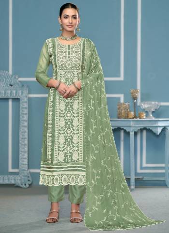 Garb These Suit in Fine Colored Pair With Bottom And Dupatta.These Top Are Viscose Organza And Dupatta Are Fabricated On Nazmin Pair With Santoon Bottom.Its Beautified With Designer Embroidery Work.
