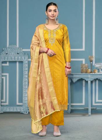 Looking These Suit in Fine Colored Pair With Bottom And Dupatta.These Top Are Modal Banarasi And Dupatta Are Fabricated On Banarasi Pair With Dull Santoon Bottom.Its Beautified With Wevon Designer,Printed, Hand Work.