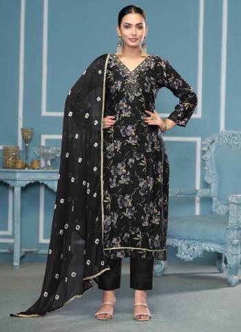 Looking These Suit in Fine Colored Pair With Bottom And Dupatta.These Top Are Jaam Cotton And Dupatta Are Fabricated On Nazmin Pair With Cotton Bottom.Its Beautified With DesignerPrinted, Hand Work.