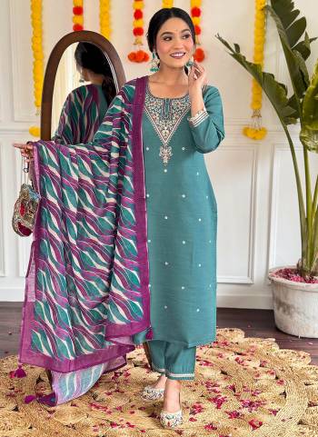 Looking These Readymade Suit in Fine Colored Pair With Bottom And Dupatta.These Top And Bottom Are Fabricated On Viscose Chanderi Pair With Linen Dupatta.Its Beautified With Designer Embroidery Work,Printed Dupatta.