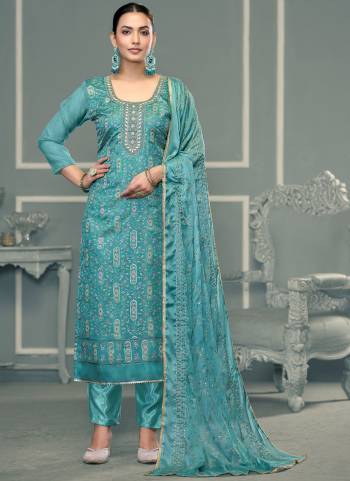 Looking These Suit in Fine Colored Pair With Bottom And Dupatta.These Top Are Viscose Organza And Dupatta Are Fabricated On Nazmin Pair With Dull Santoon Bottom.Its Beautified With Designer Printed,Embroidery,Hand Work.