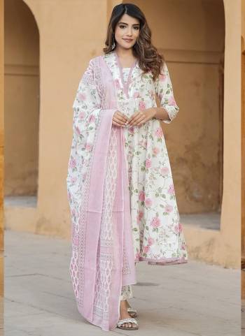 Garb These Suit in Fine Colored Pair With Bottom And Dupatta.These Top And Bottom Are Fabricated On Cotton Slub Pair With Chanderi Cotton Dupatta.Its Beautified With Designer Printed .