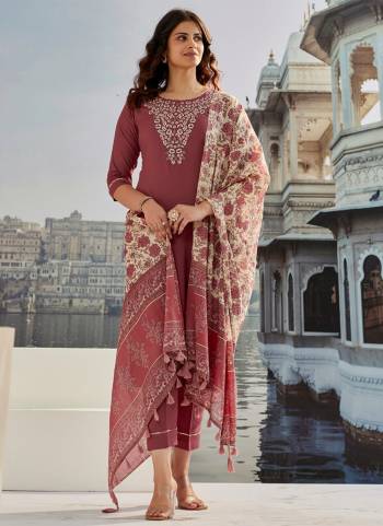 Garb These Suit in Fine Colored Pair With Bottom And Dupatta.These Top And Bottom Are Fabricated On Cotton Slub Pair With Chanderi Cotton Dupatta.Its Beautified With Designer Embroidery Work,Printed .