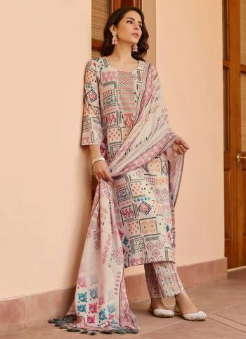 Garb These Suit in Fine Colored Pair With Bottom And Dupatta.These Top And Bottom Are Fabricated On Cotton Pair With Chanderi Cotton Dupatta.Its Beautified With Designer Printed .