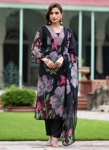 Garb These Suit in Fine Colored Pair With Bottom And Dupatta.These Top Are Georgette And Bottom Are Fabricated On Roman Silk Pair With Georgette Dupatta.Its Beautified With Designer Embroidery Work,Printed .