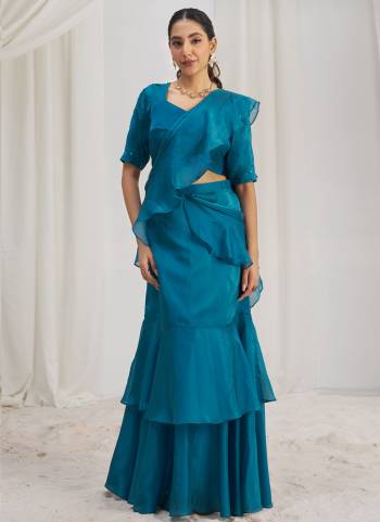 Attrective These Party Wear Ready To Wear Saree in Fine Colored.These Saree And Blouse is Fabricated On Organza.Its Beautified With Designer Heavy Hand Work.