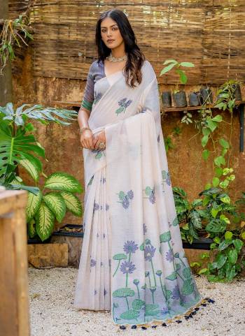 Looking These Festive Wear Saree in Fine Colored.These Saree And Blouse is Fabricated On Muga Cotton.Its Beautified With Floral Thread Weaving Designer.